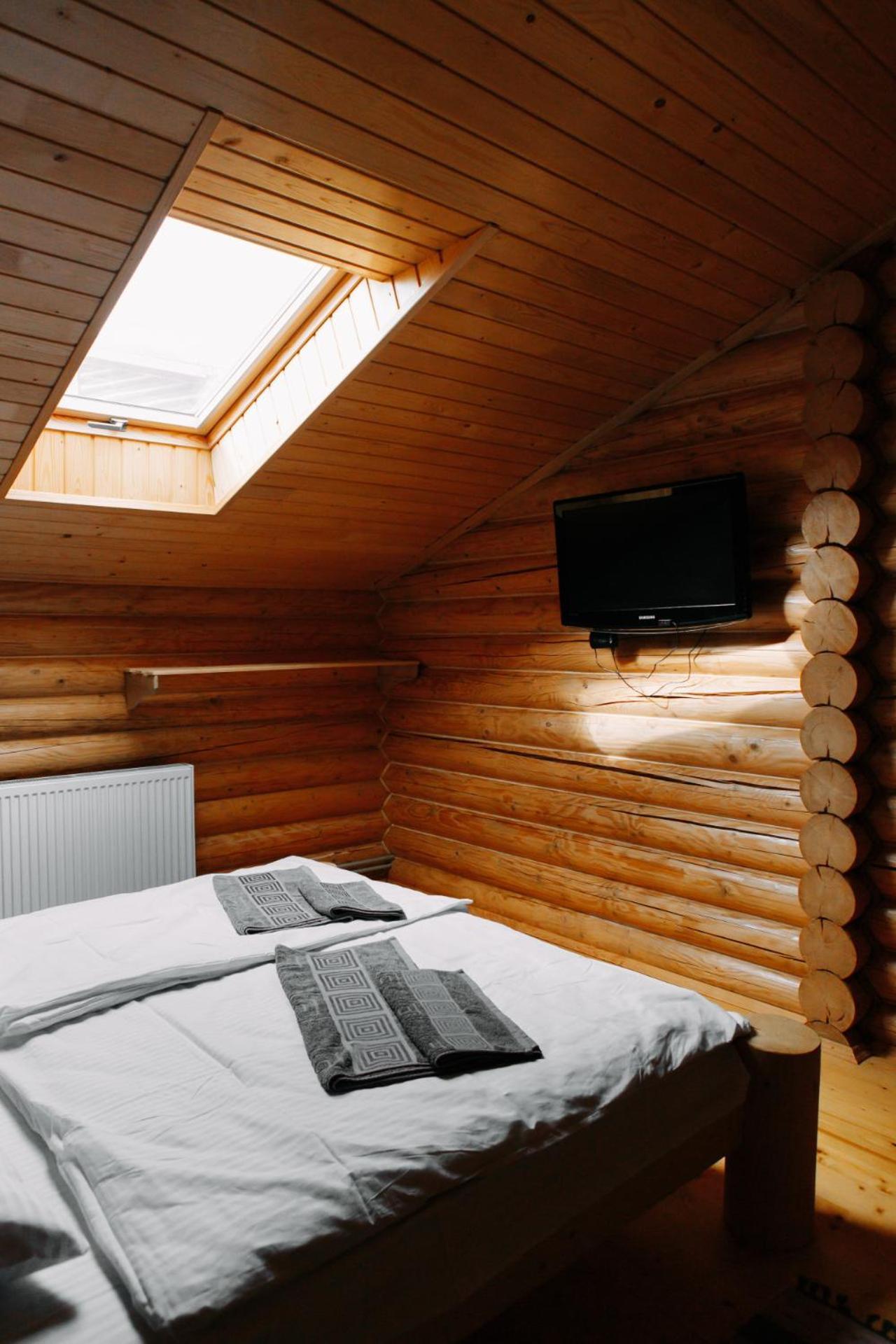 карпатська криївка Apartment