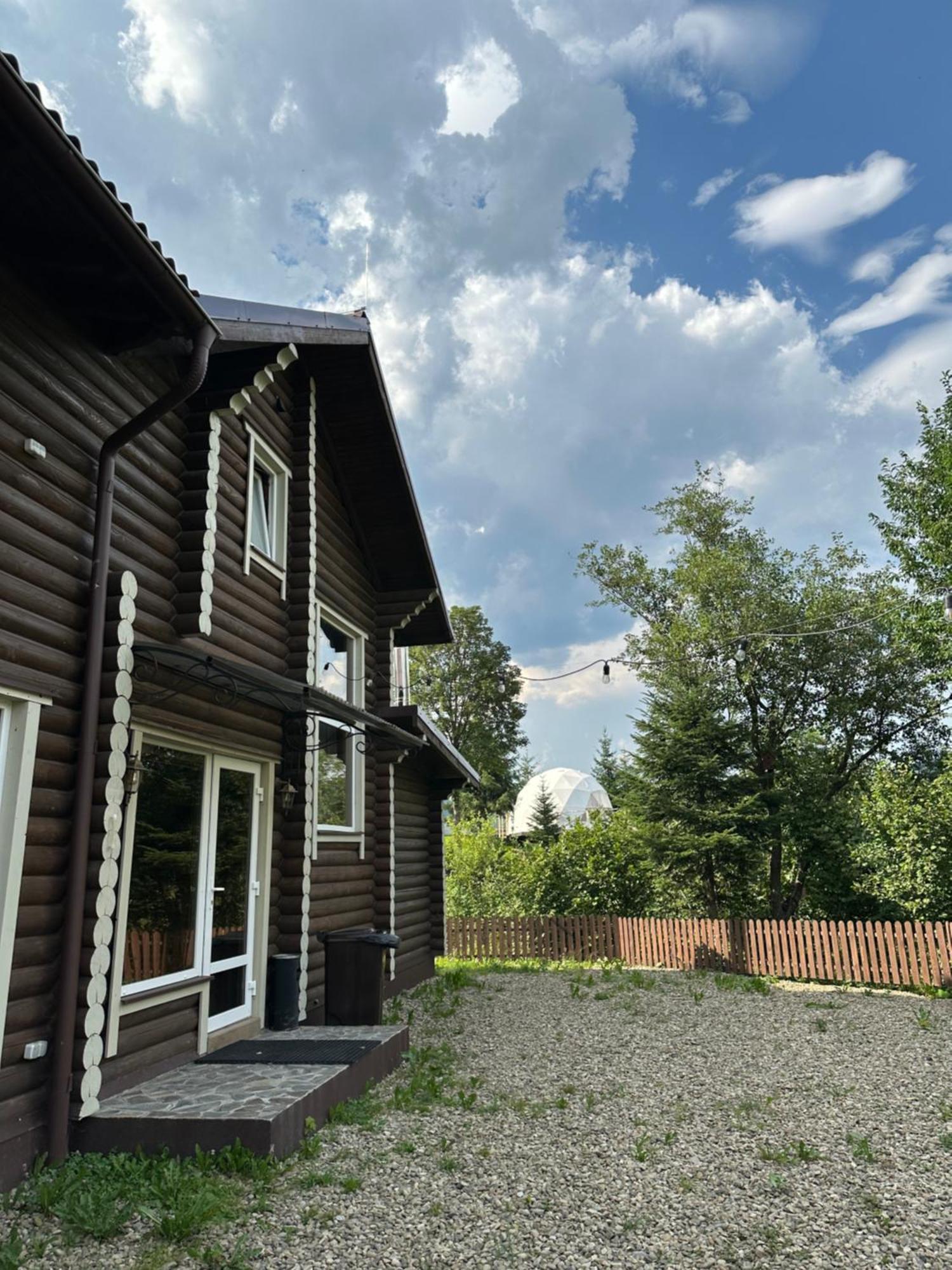 карпатська криївка Apartment Yasinya